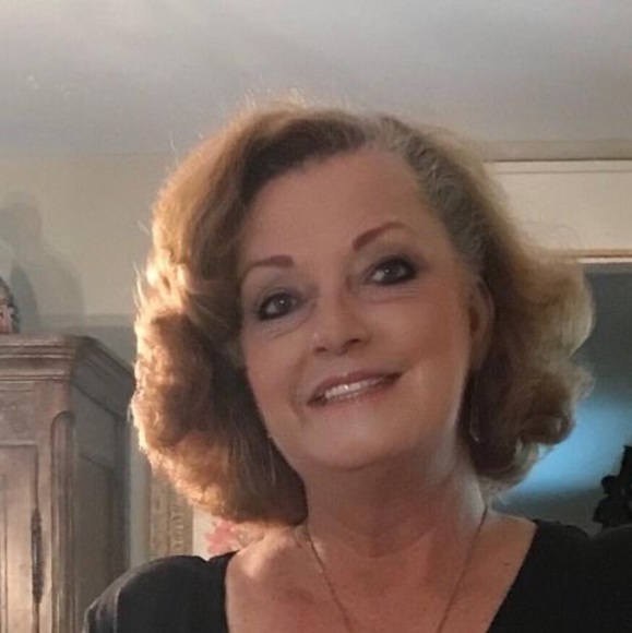 Meet your Posher, Debbie - Picture 1 of 1